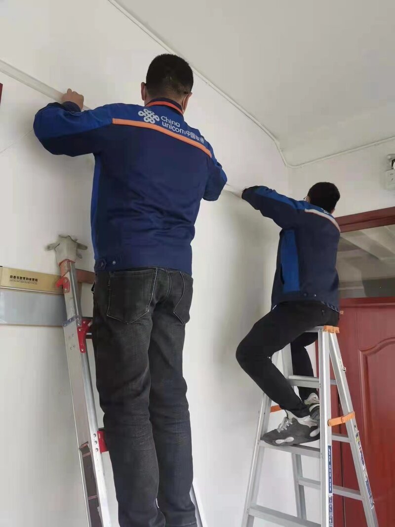 计算机网络通信与网络服务体系搭建本科论文